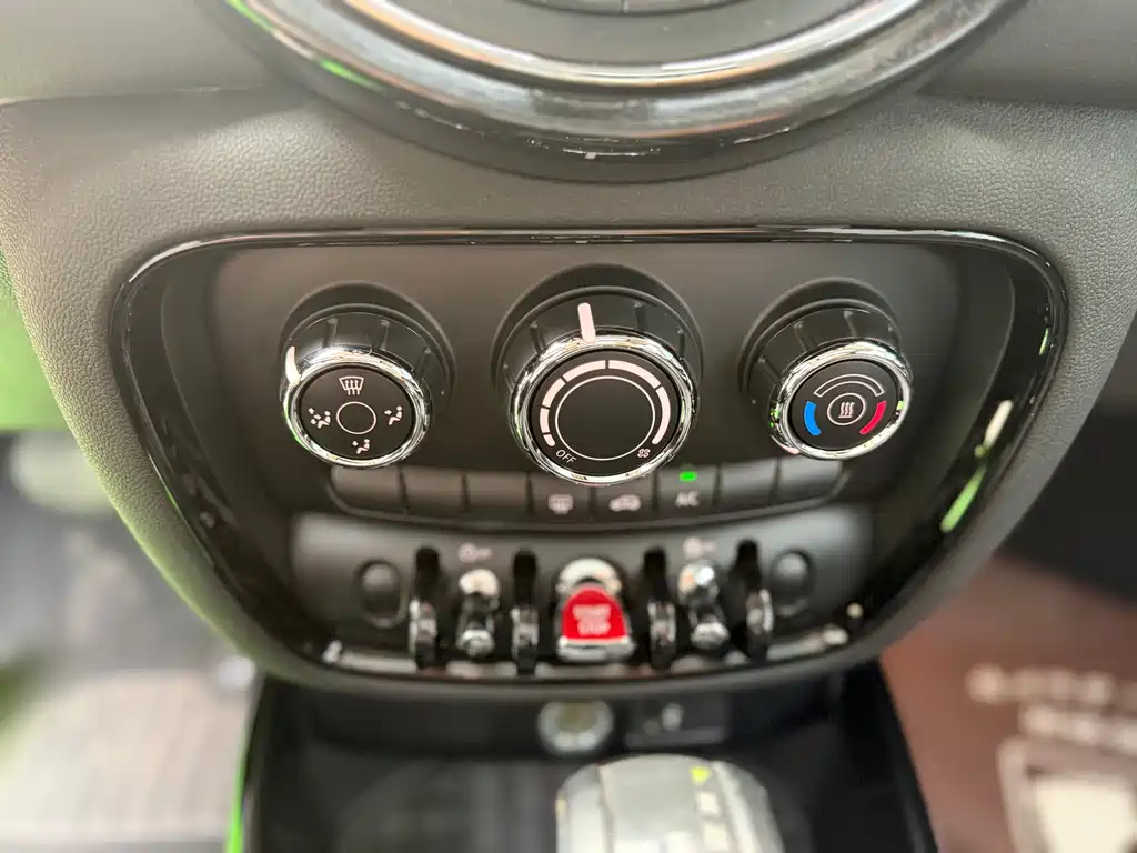 MINI Clubman 2019 — фото 17