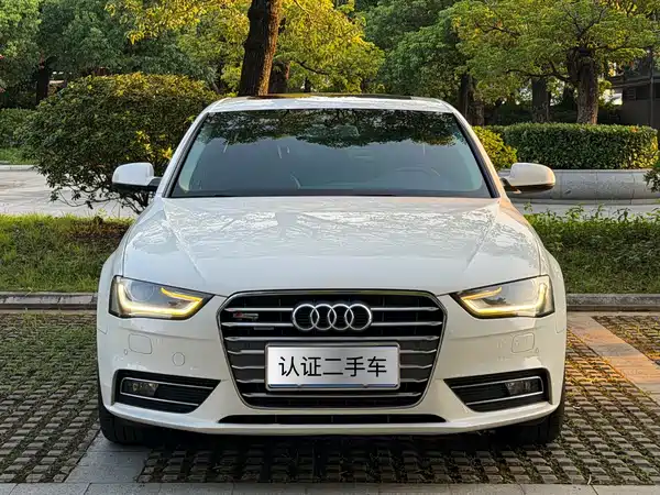 Audi A4L 2015