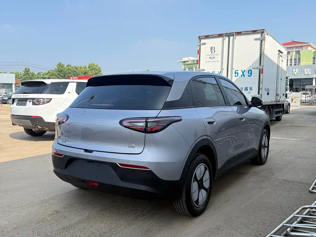 Geely Galaxy Starwish 2025 — фото 9