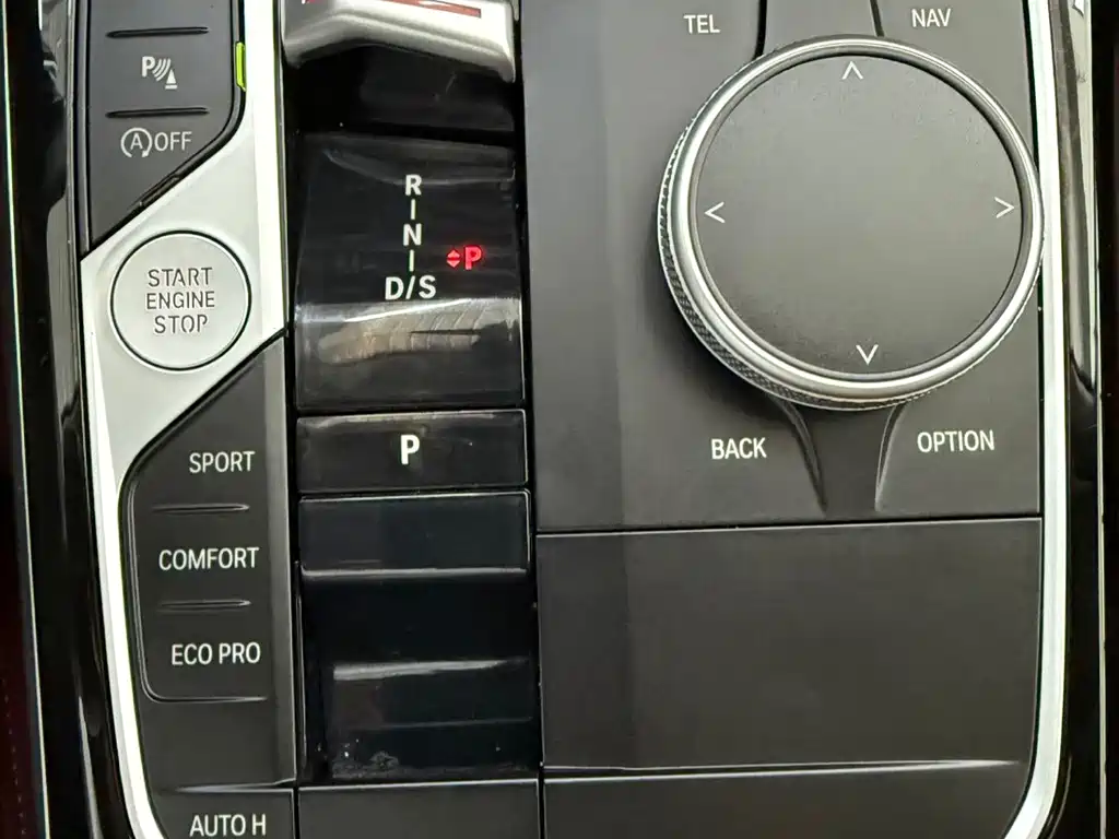 BMW 3 Series 2023 — фото 17