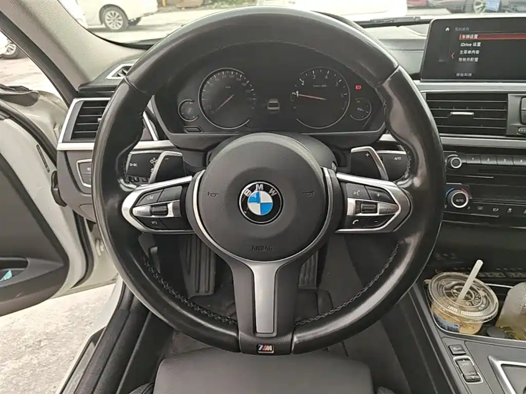 BMW 3 Series 2019 — фото 11