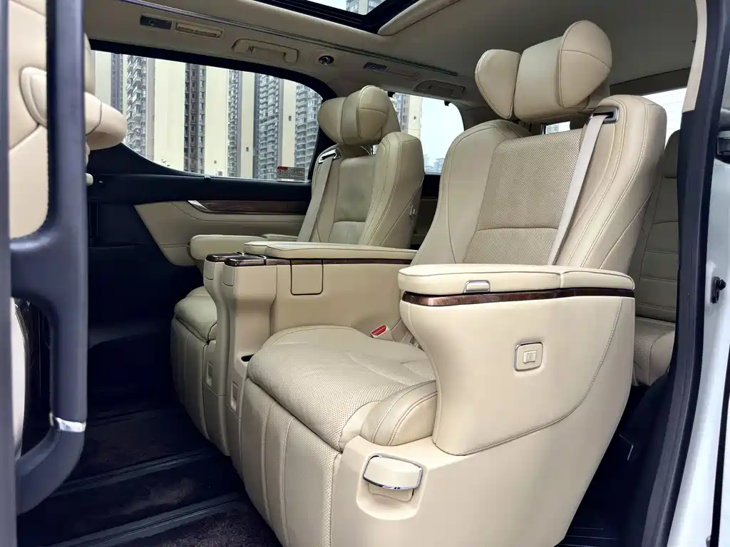 Toyota Alphard 2015 — фото 13
