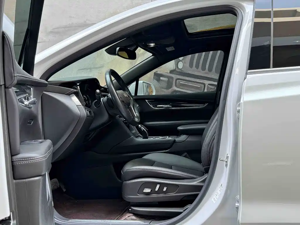 Cadillac XT5 2022 — фото 9
