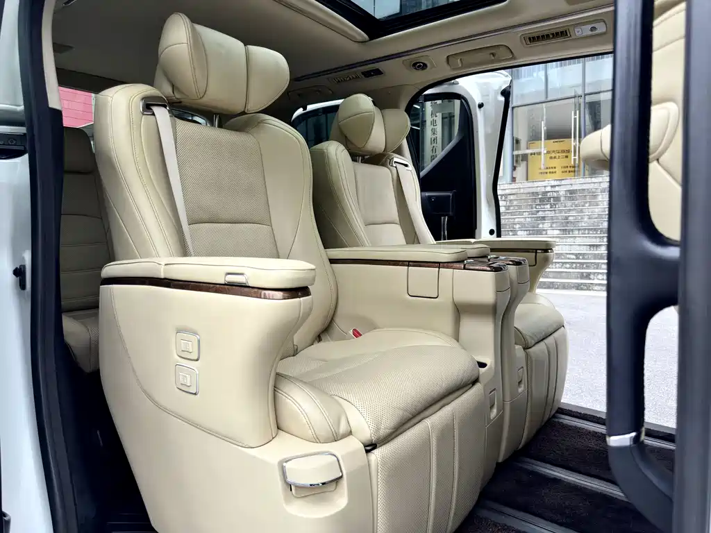 Toyota Alphard 2015 — фото 16