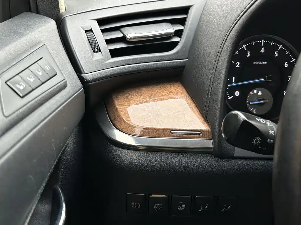 Toyota Alphard 2015 — фото 25