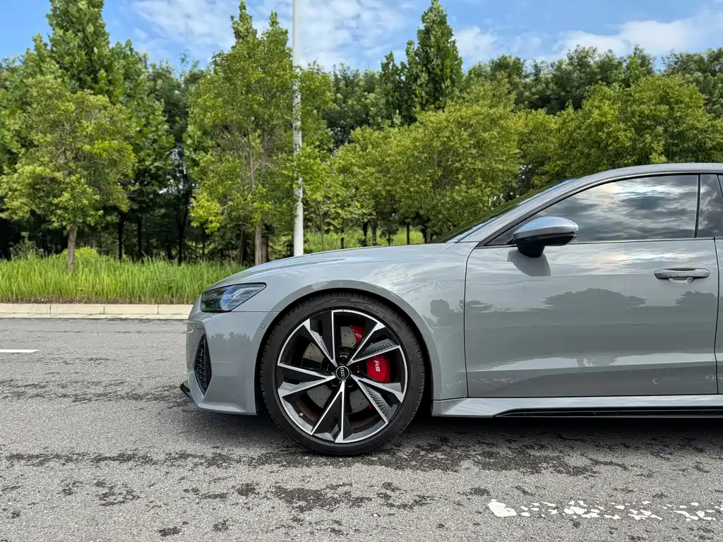 Audi RS 7 2021 — фото 13