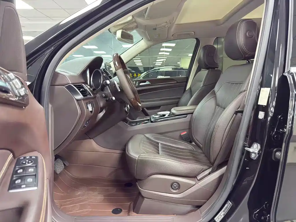 Mercedes-Benz GLS 2018 — фото 11
