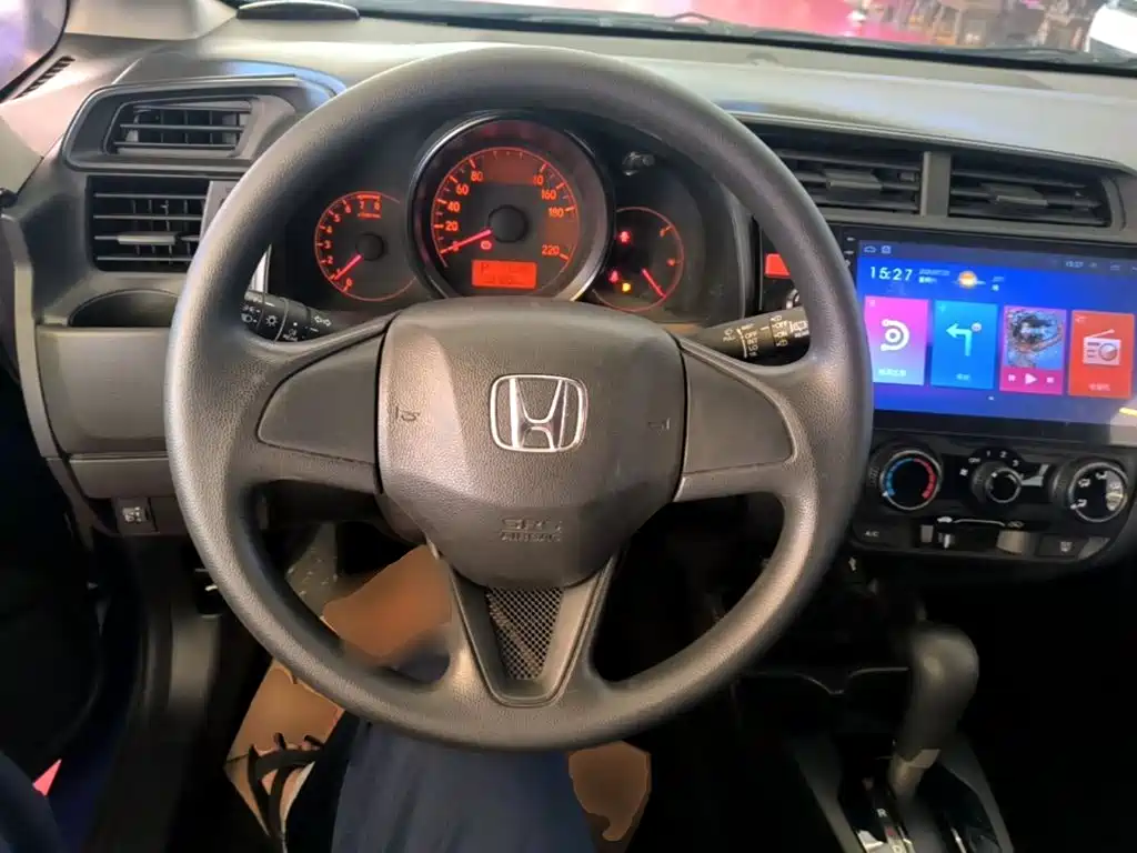 Honda Fit 2018 — фото 11