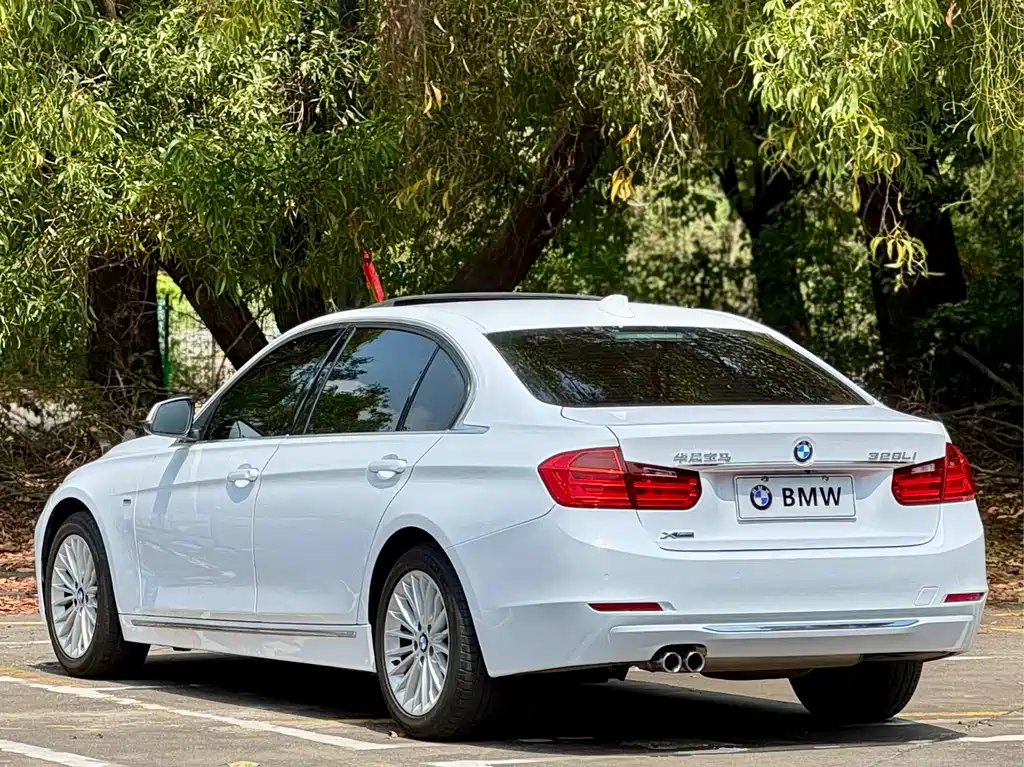 BMW 3 Series 2016 — фото 21