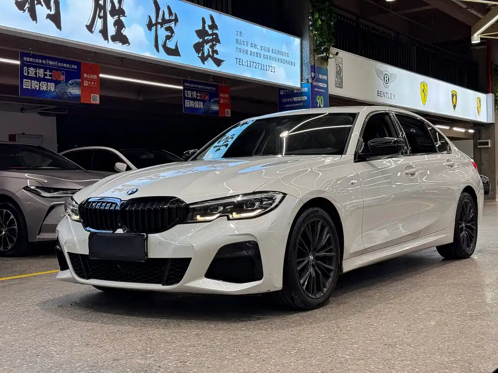 BMW 3 Series 2019 — фото 1