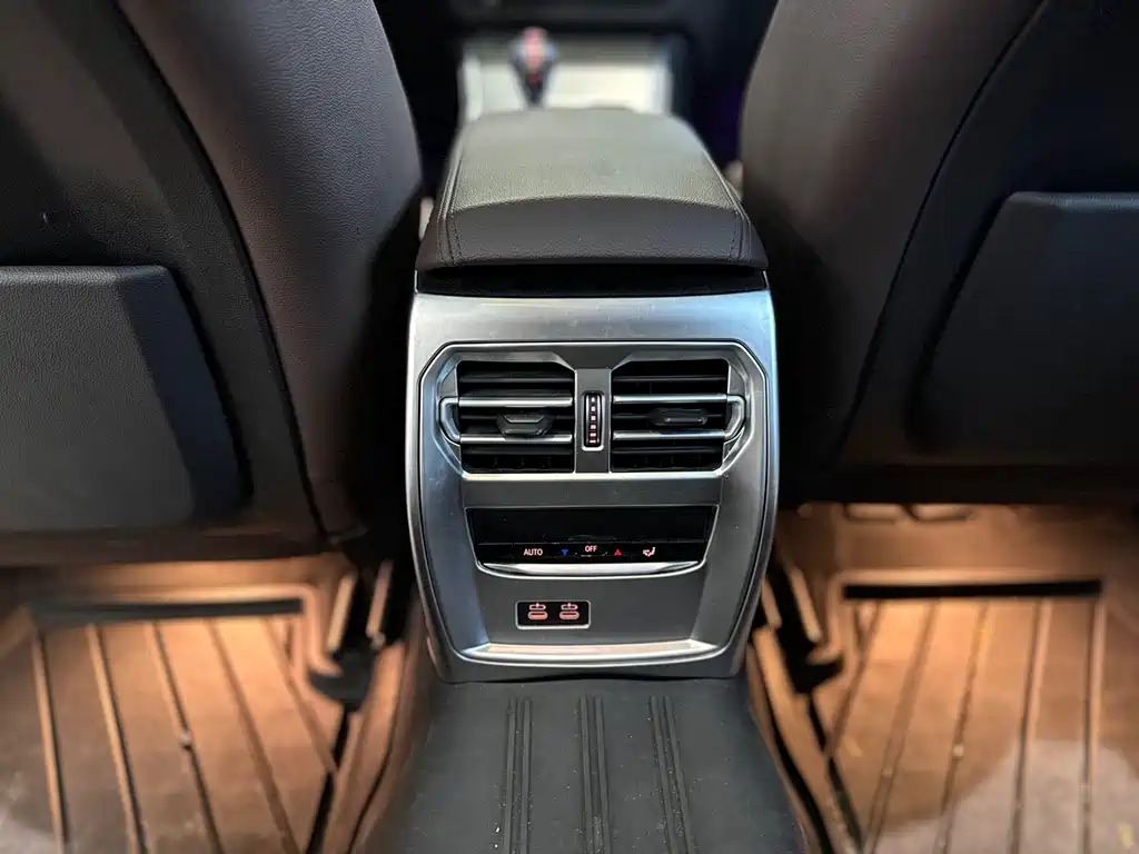 BMW 3 Series 2019 — фото 27