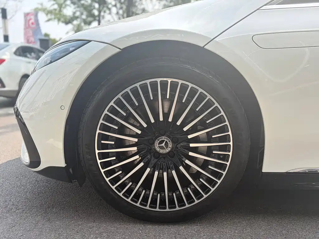 Mercedes-Benz EQS 2023 — фото 10