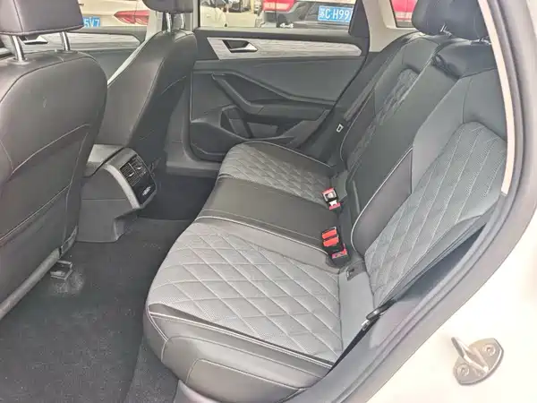 Volkswagen Sagitar 2023