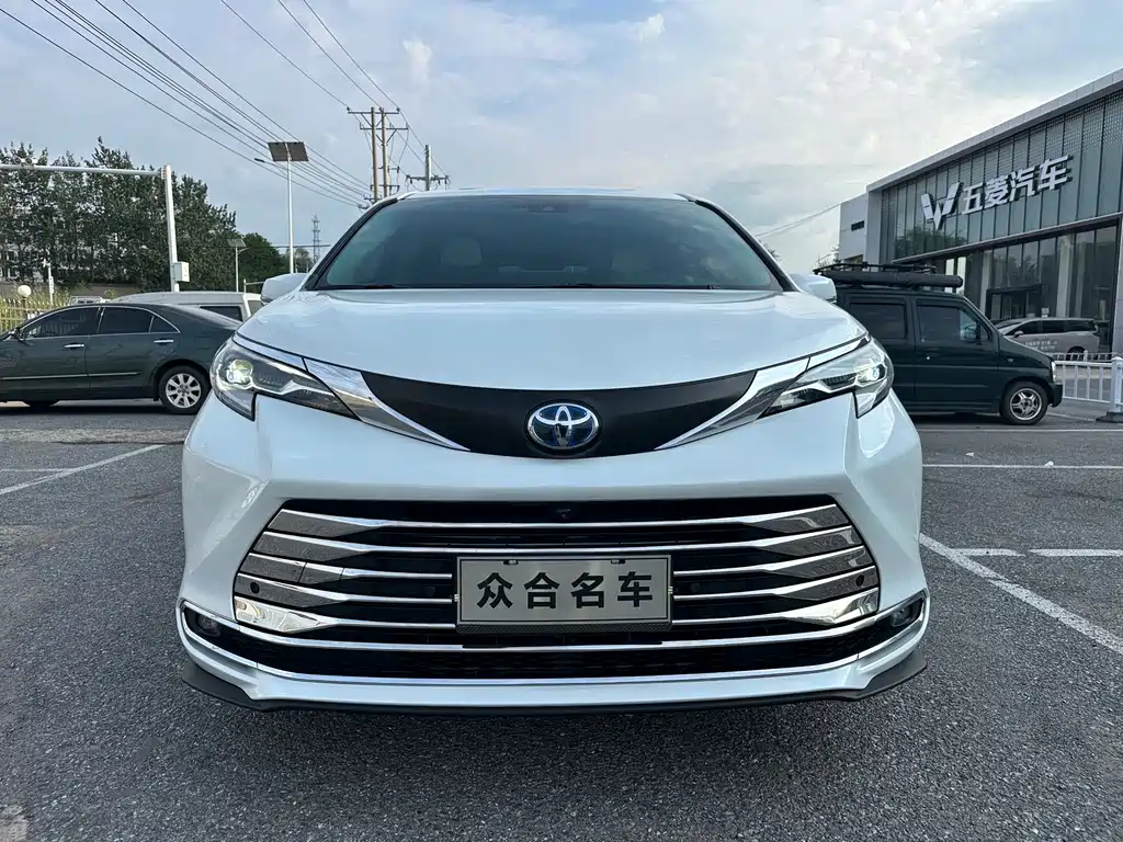 Toyota Sienna 2024