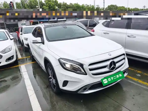 Mercedes-Benz GLA 2015