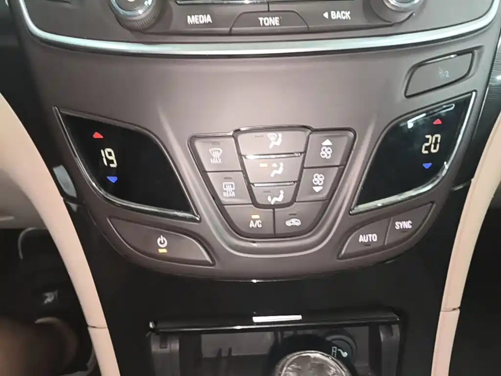 Buick Regal 2015 — фото 13