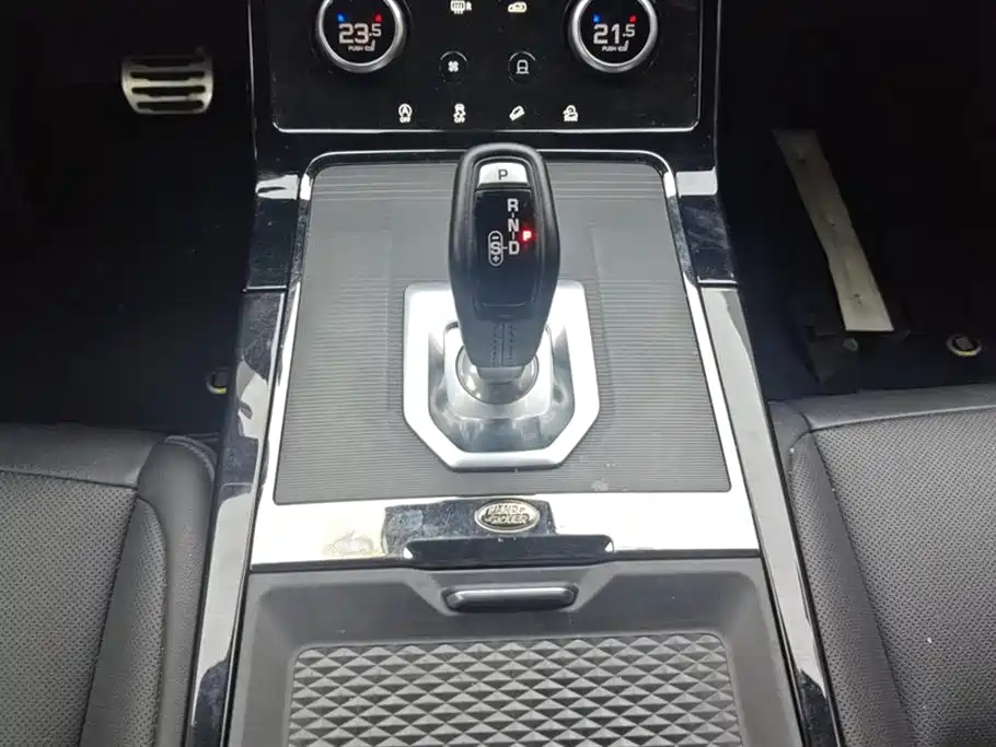 Land Rover Evoque 2021 — фото 16