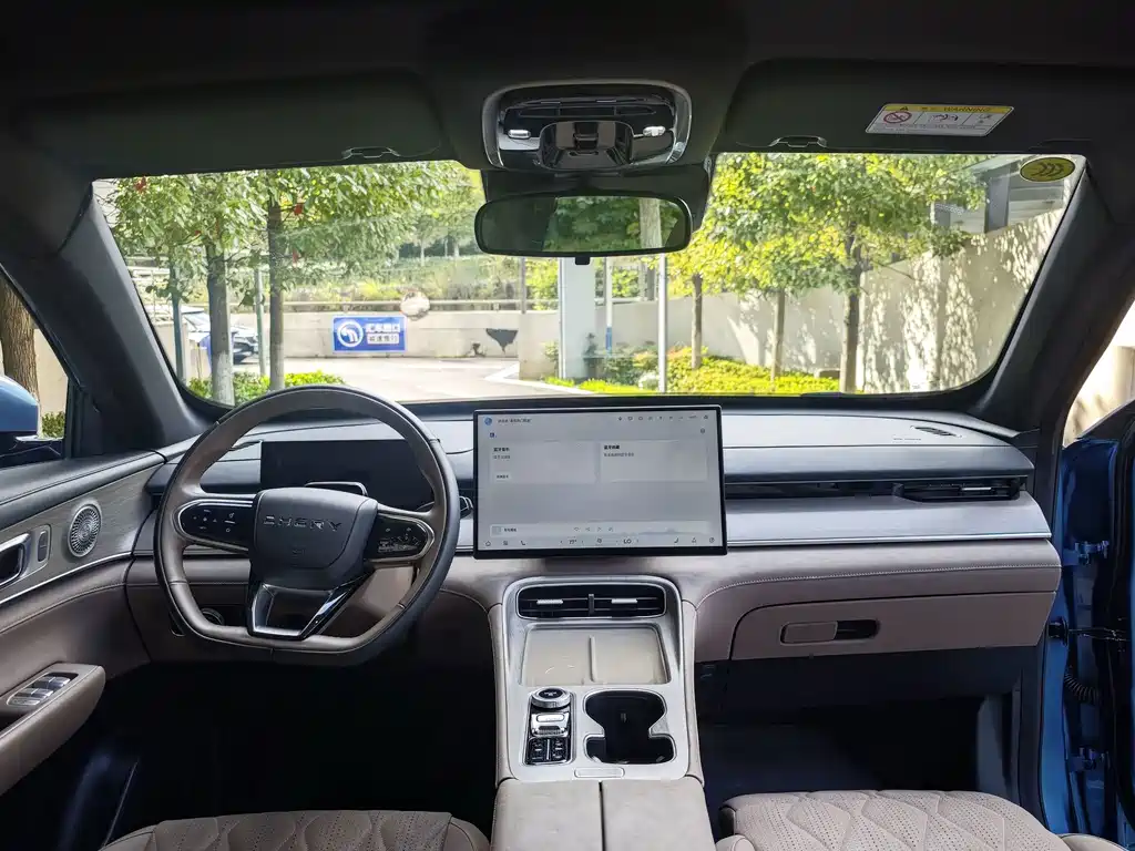 Chery Tiggo 8 PLUS C-DM 2025 — фото 12