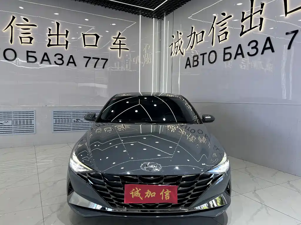 Hyundai Elantra 2022