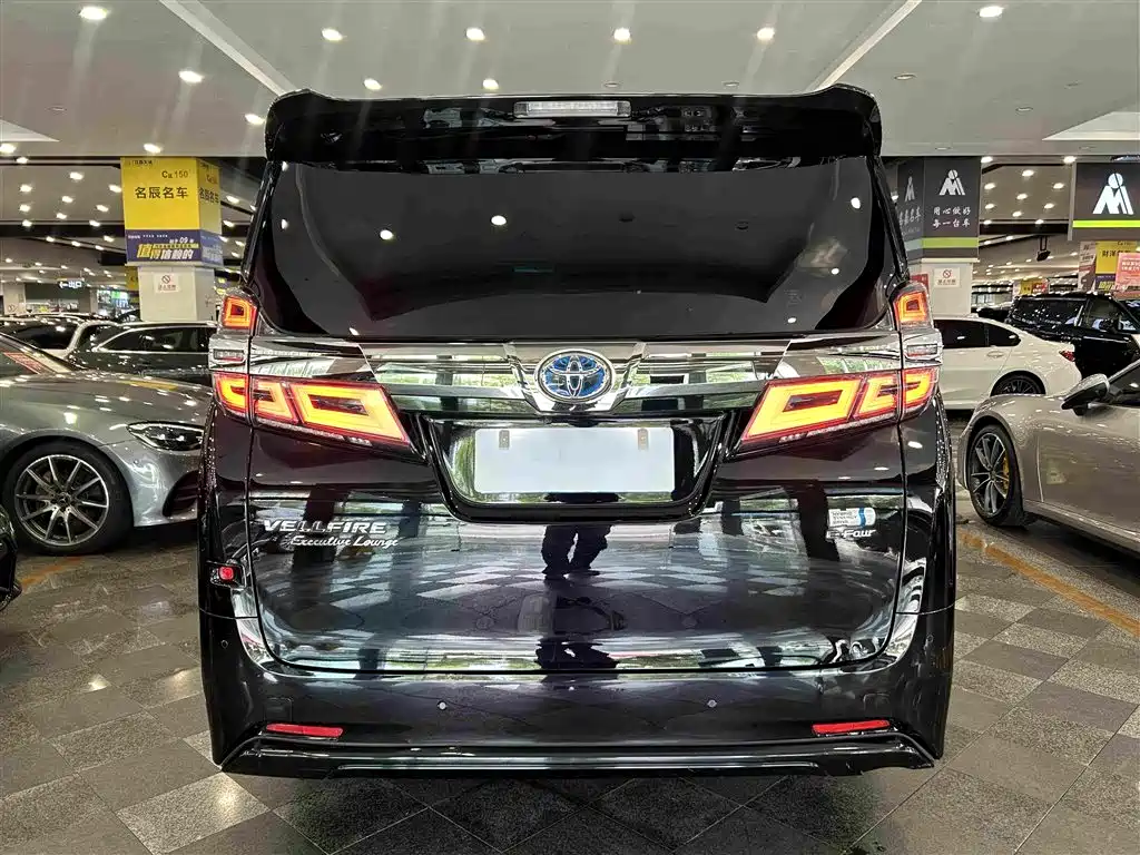 Toyota Vellfire 2019 — фото 11