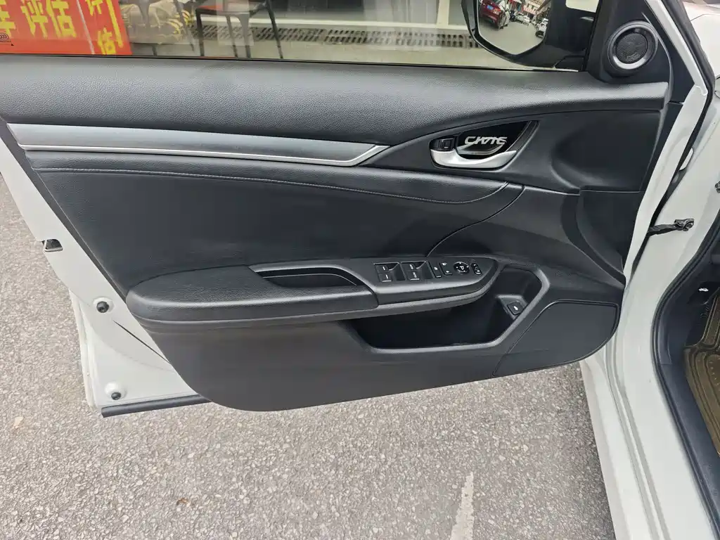 Honda Civic 2017 — фото 18