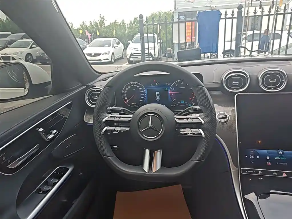 Mercedes-Benz C-Class 2022 — фото 11