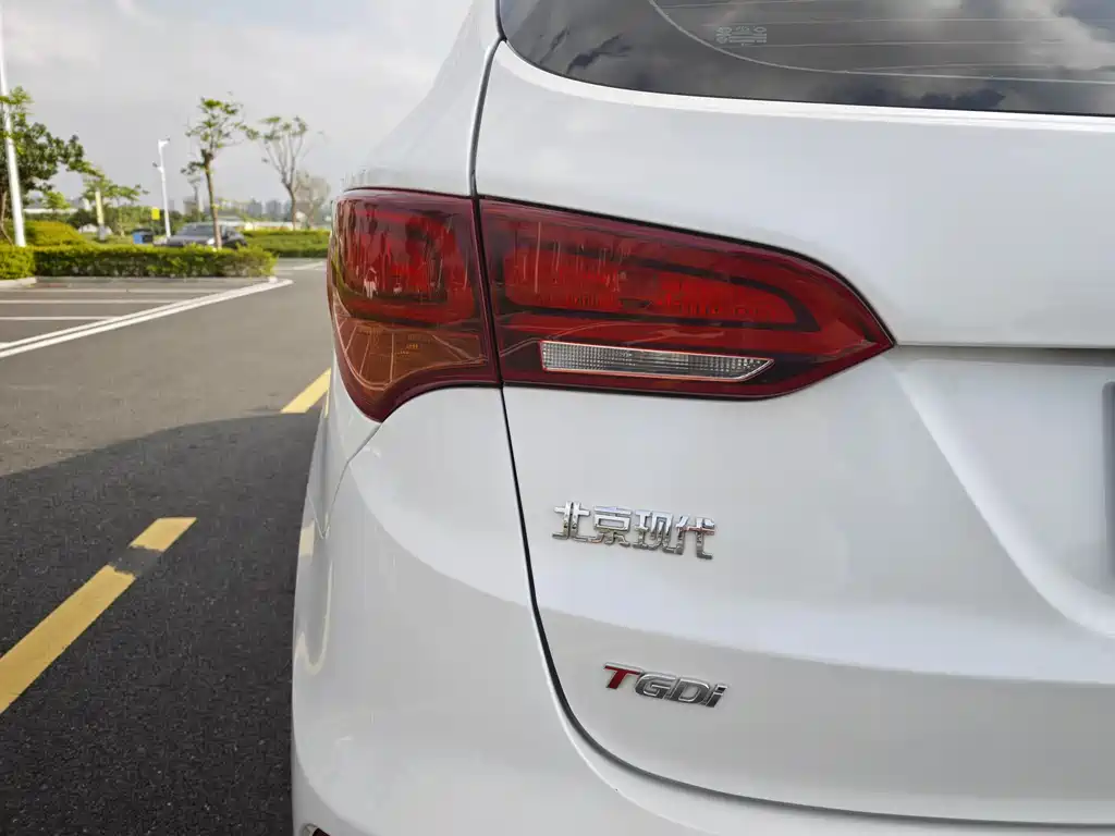 Hyundai Santa Fe 2018 — фото 36