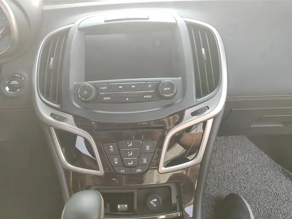 Buick LaCrosse 2015 — фото 13