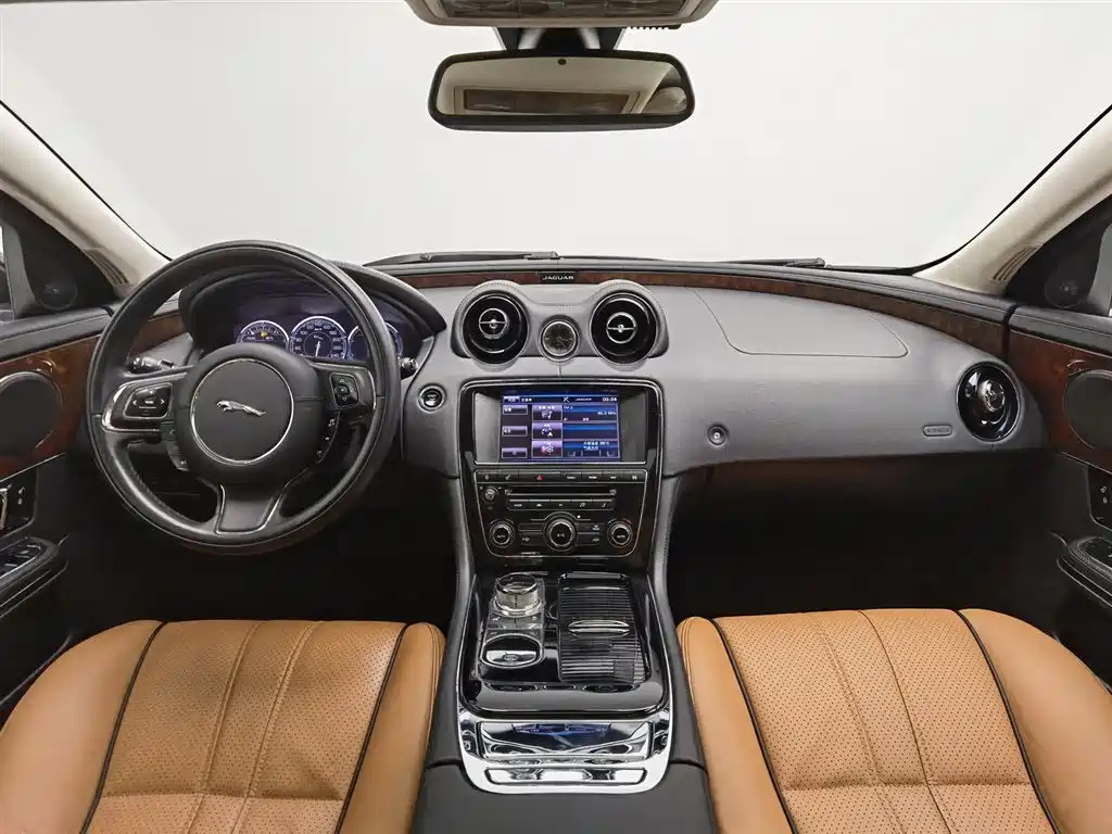 Jaguar XJ 2014 — фото 5