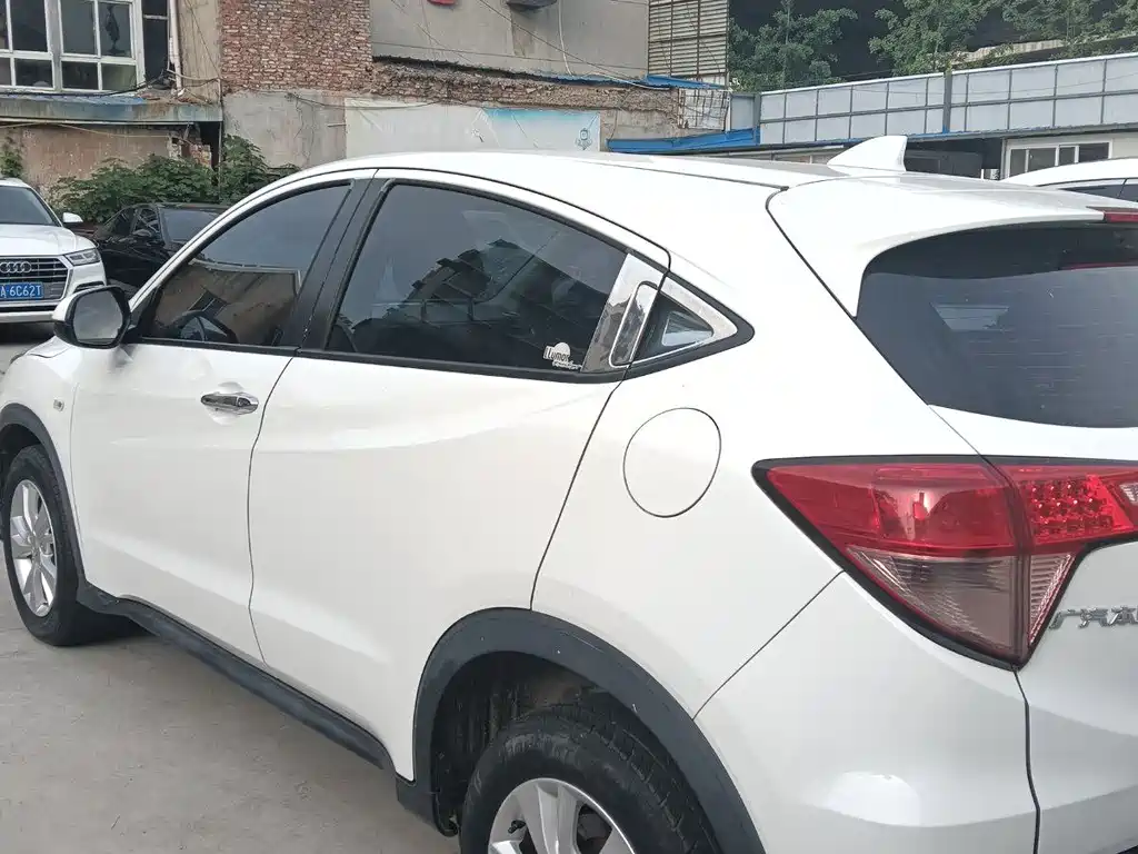 Honda Vezel 2015 — фото 9