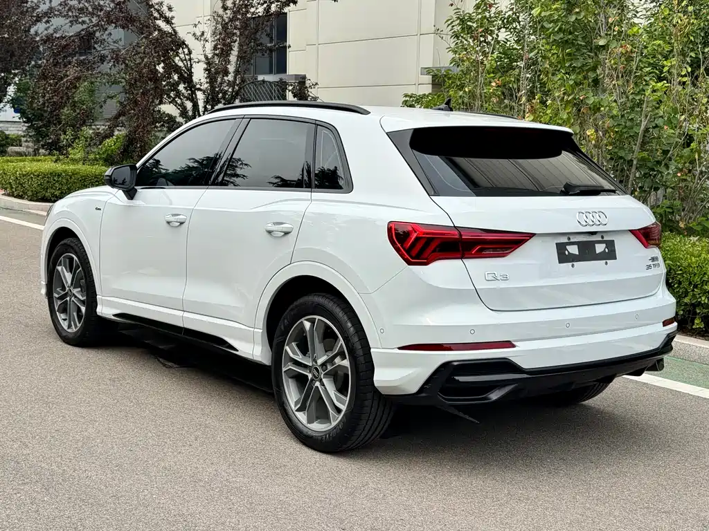 Audi Q3 2023 — фото 4