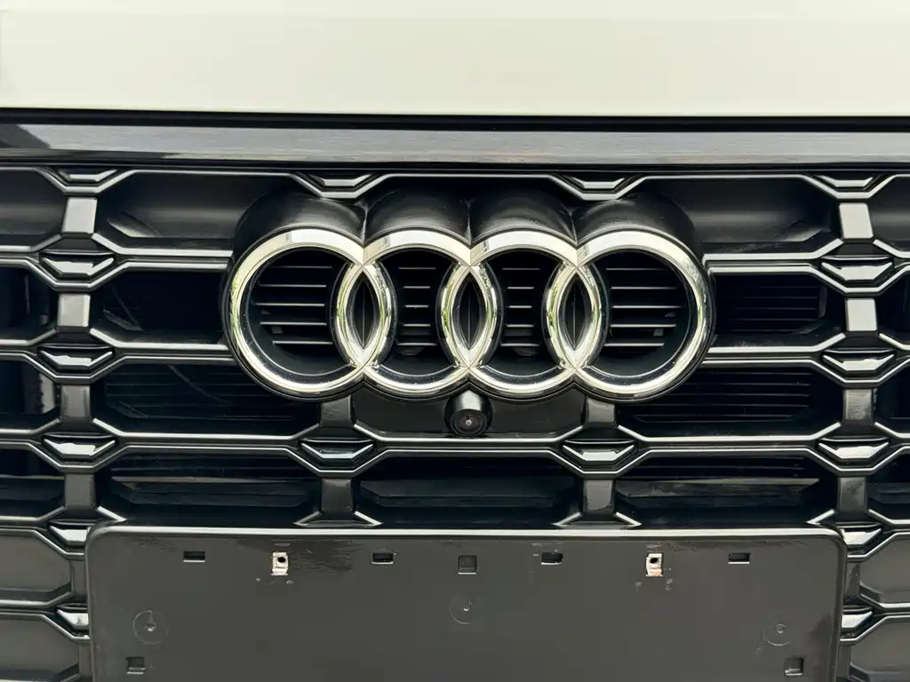Audi Q3 2023 — фото 14