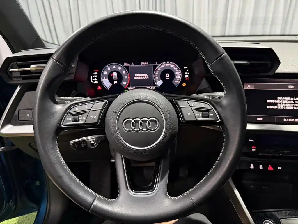 Audi A3 2023 — фото 17