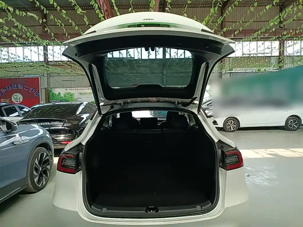 Tesla Model Y 2023 — фото 19