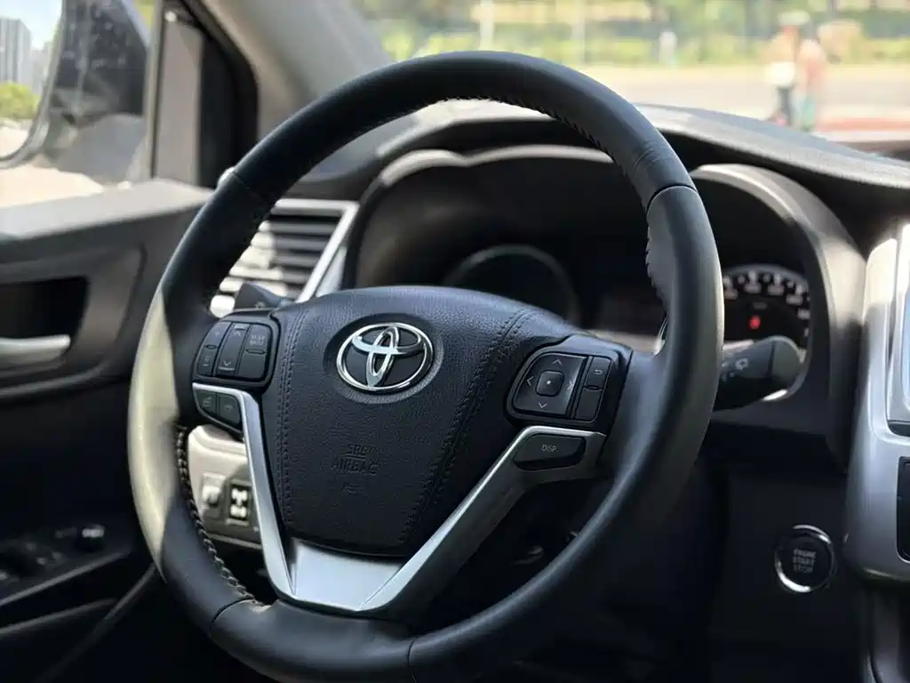 Toyota Highlander 2017 — фото 9