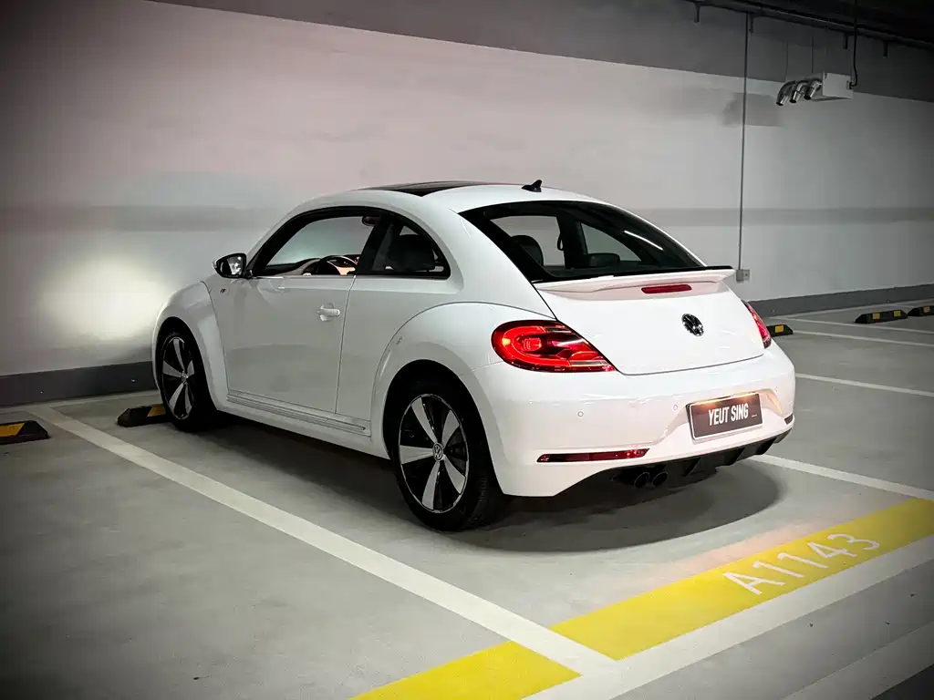 Volkswagen Beetle 2018 — фото 16
