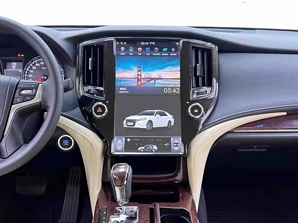 Toyota Crown 2019 — фото 17