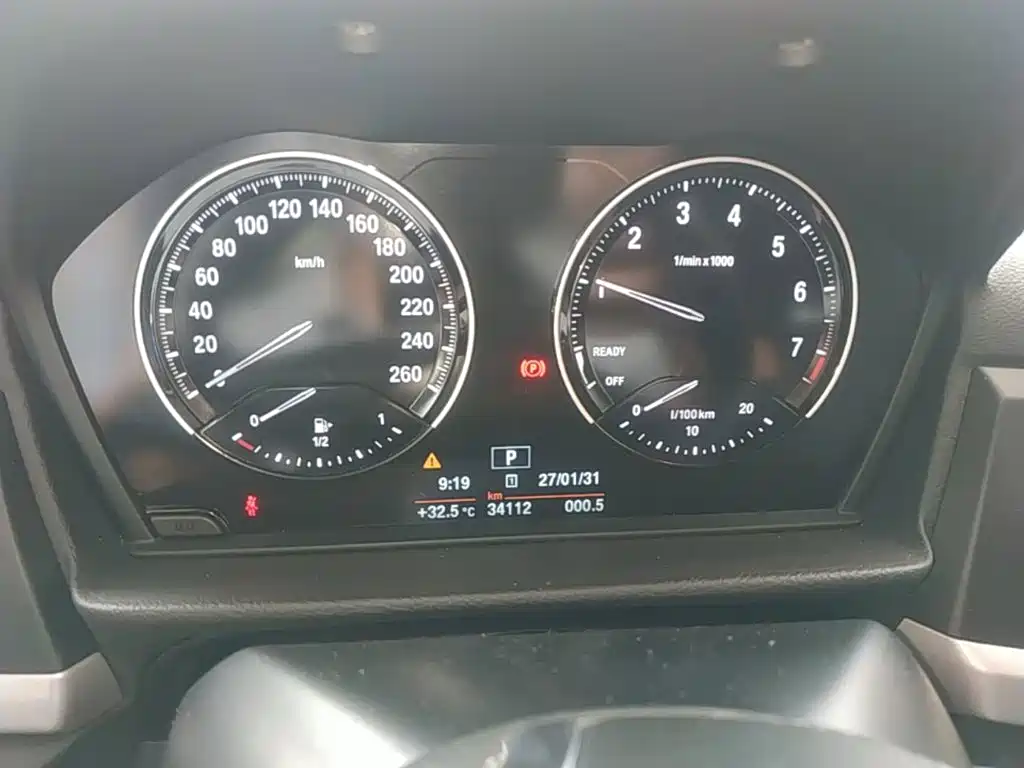 BMW 1 Series 2018 — фото 12