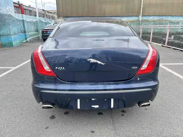 Jaguar XJ 2013