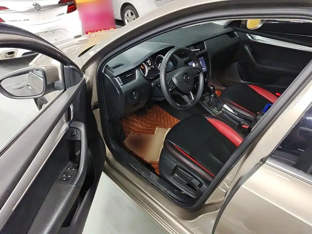 Skoda Octavia 2020 — фото 16
