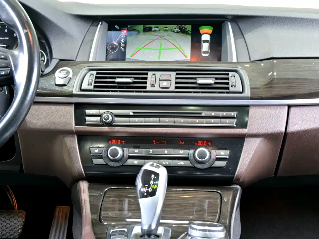 BMW 5 Series 2014 — фото 15