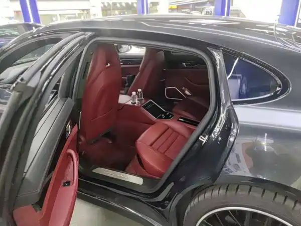 Porsche Panamera 2023