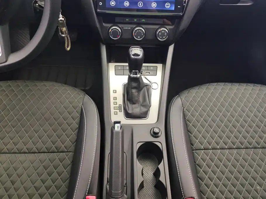Skoda Octavia 2019 — фото 16