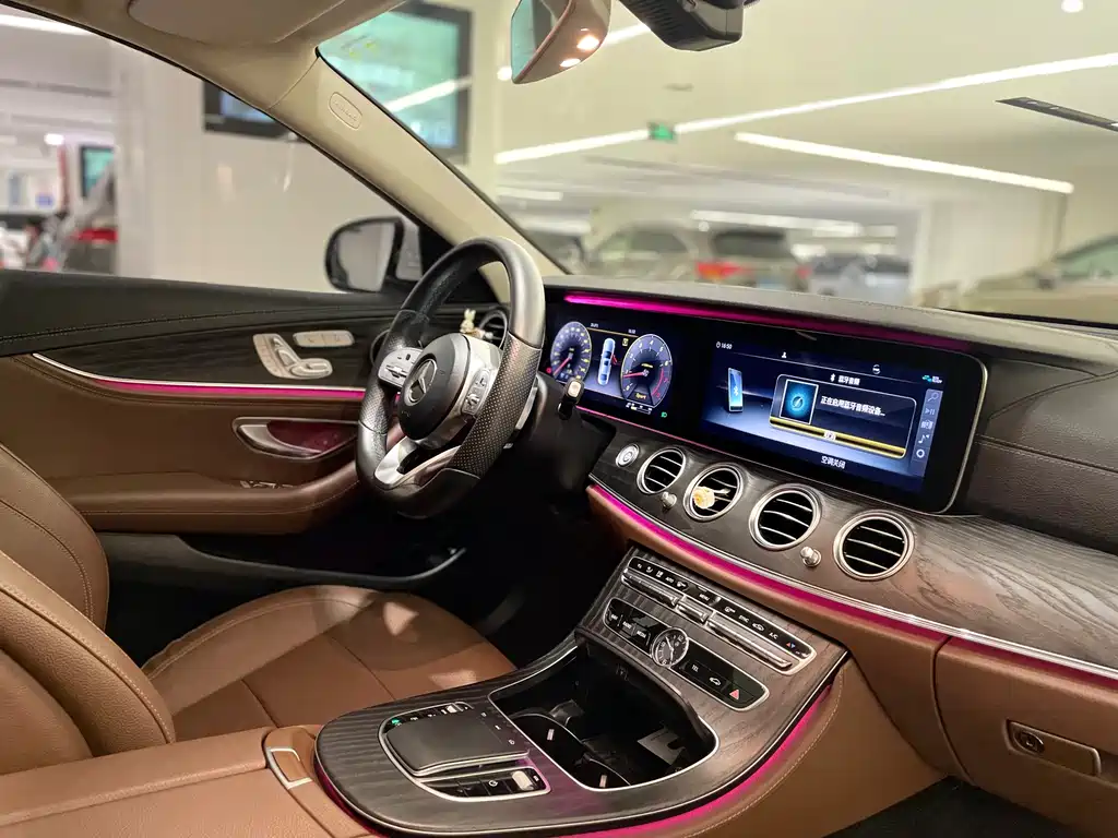 Mercedes-Benz E-Class 2019 — фото 13