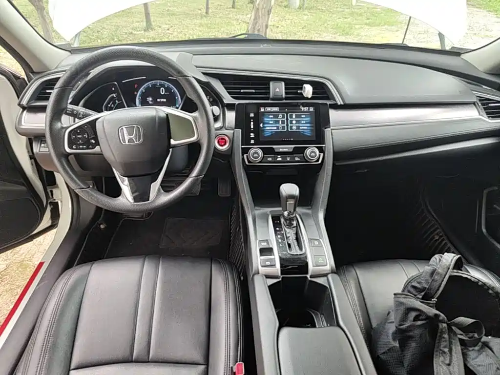 Honda Civic 2019 — фото 10