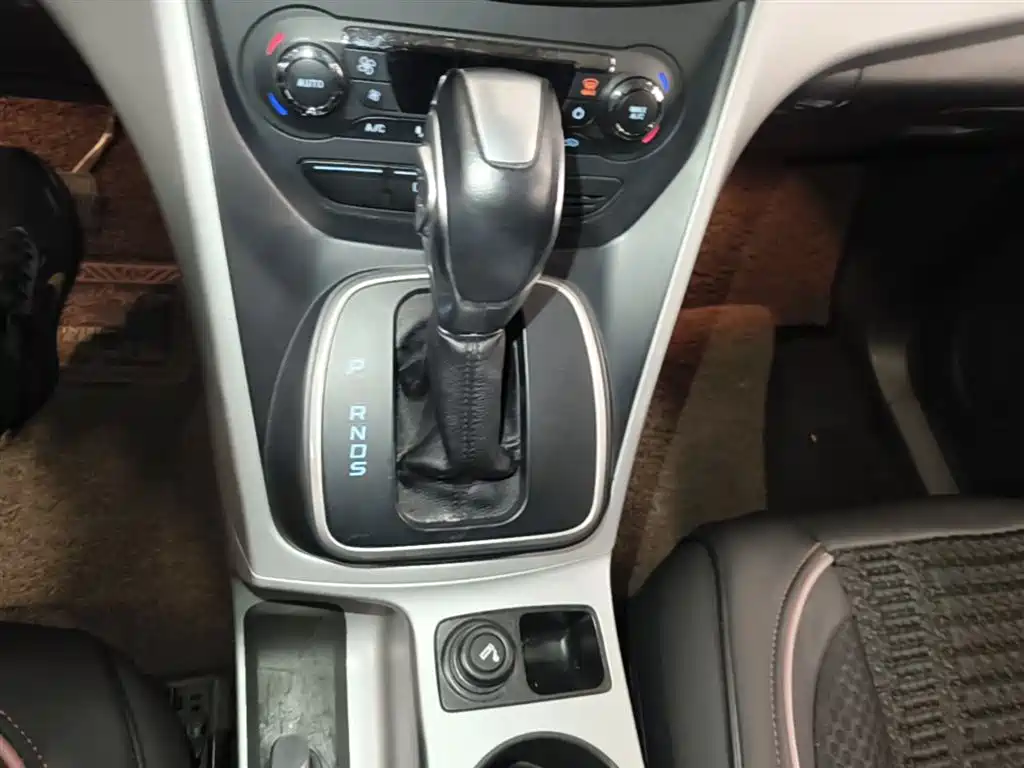 Ford Kuga 2014 — фото 14