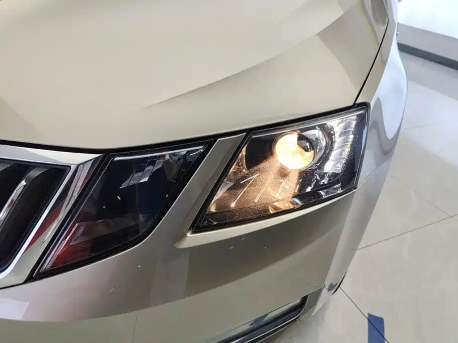 Skoda Octavia 2019 — фото 5