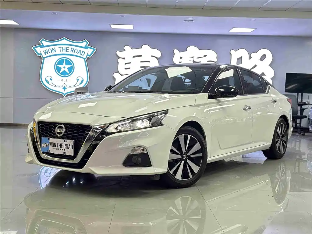 Nissan Teana 2022