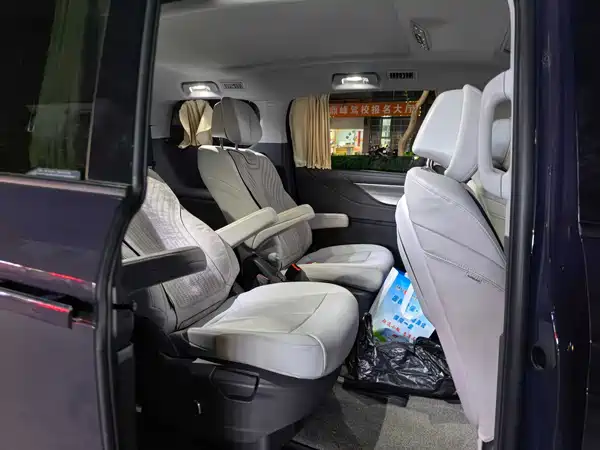Buick GL8 2025