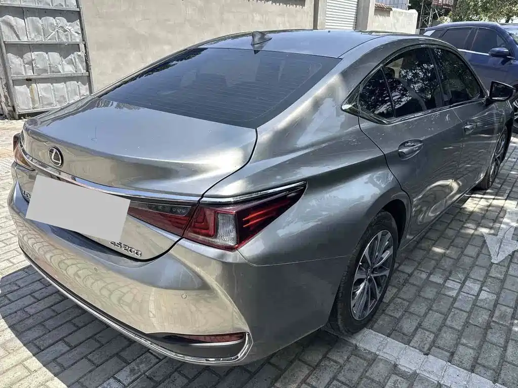 Lexus ES 2022 — фото 4
